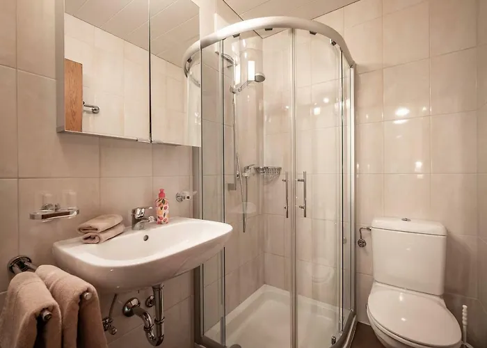 Koglek's 아파트 *